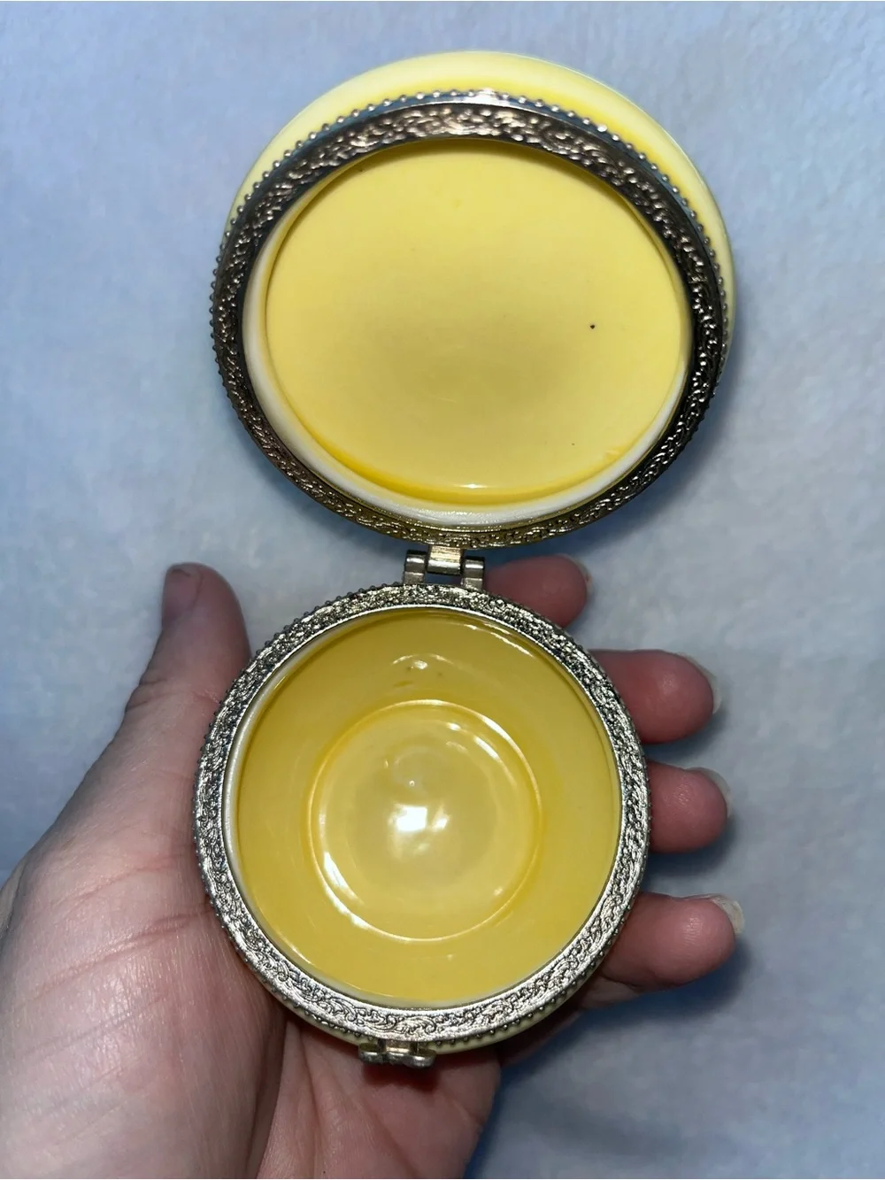 Vintage Yellow Porcelain Rose Hinged Trinket Box Bow Clasp Ring Dish